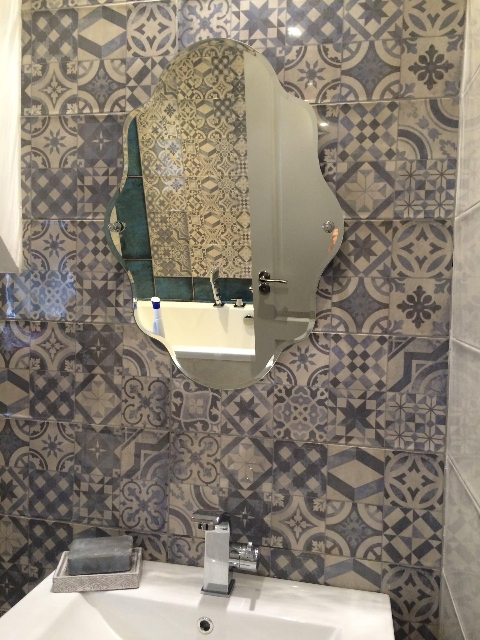 Family Bathroom - Image 4